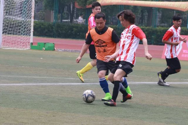 赵继伟24+12辽宁胜北控 王哲林31分上海胜四川